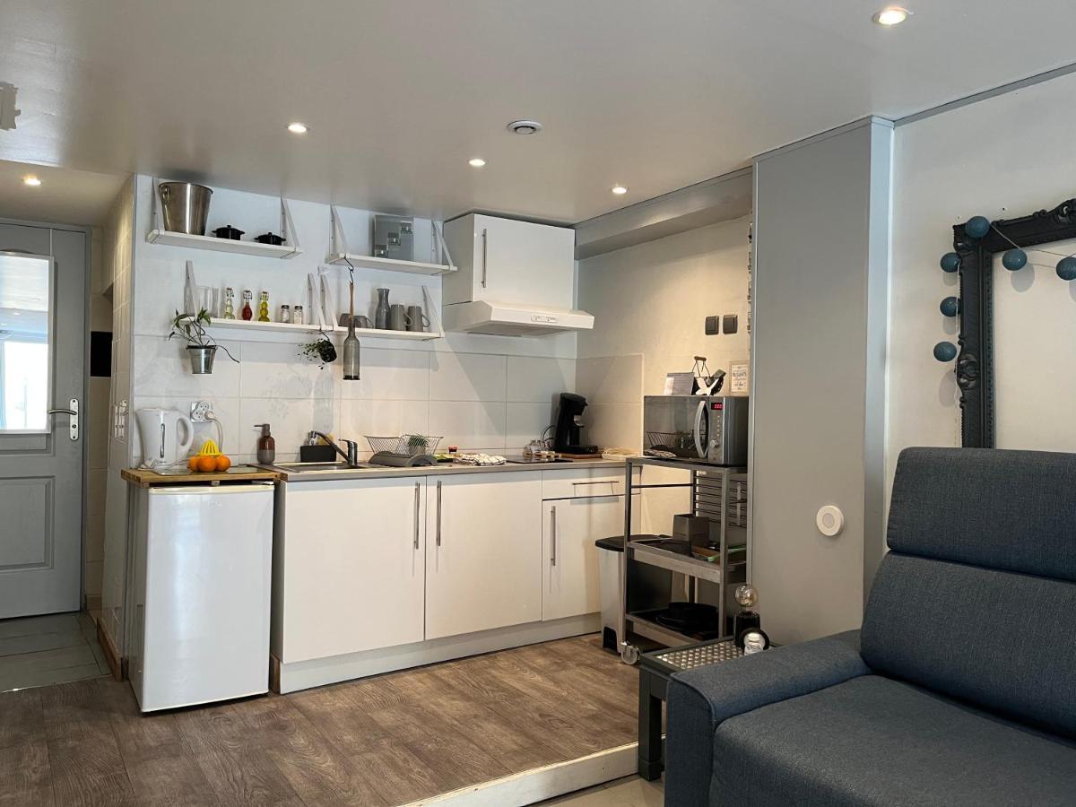 Le Studio - La Roquebrussanne Apartment Luaran gambar